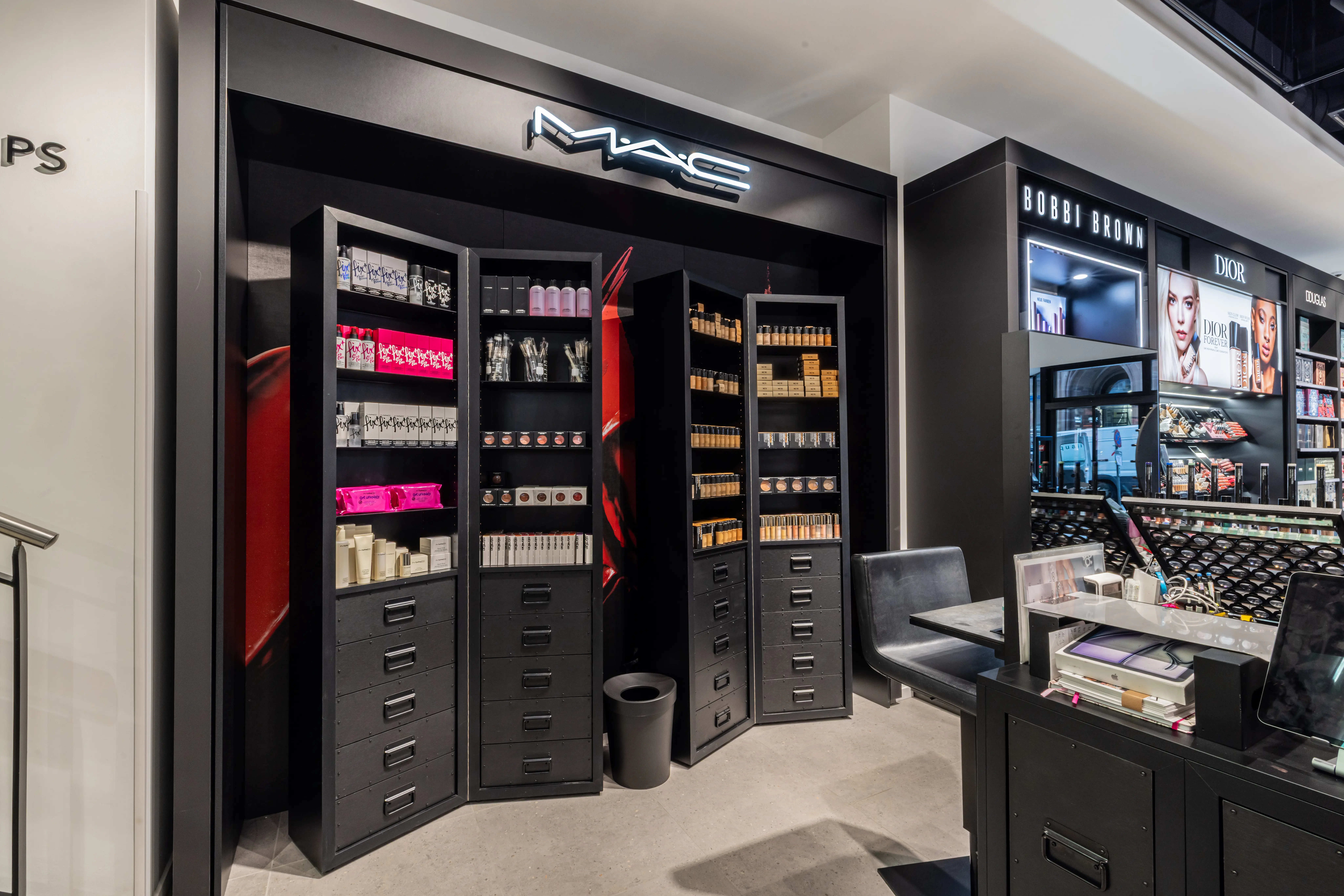 Douglas Basel Innenbereich