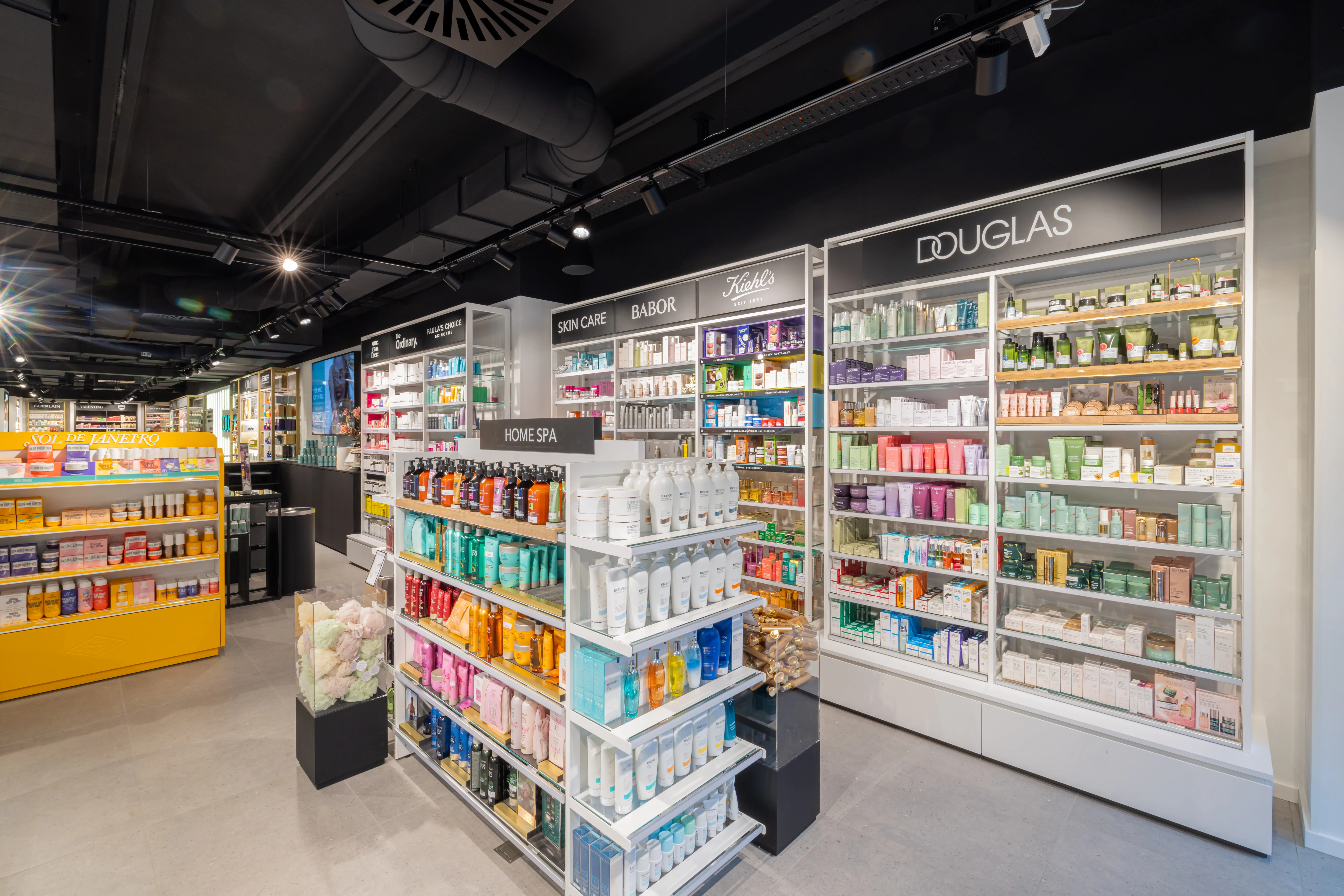 Douglas Basel Innenbereich