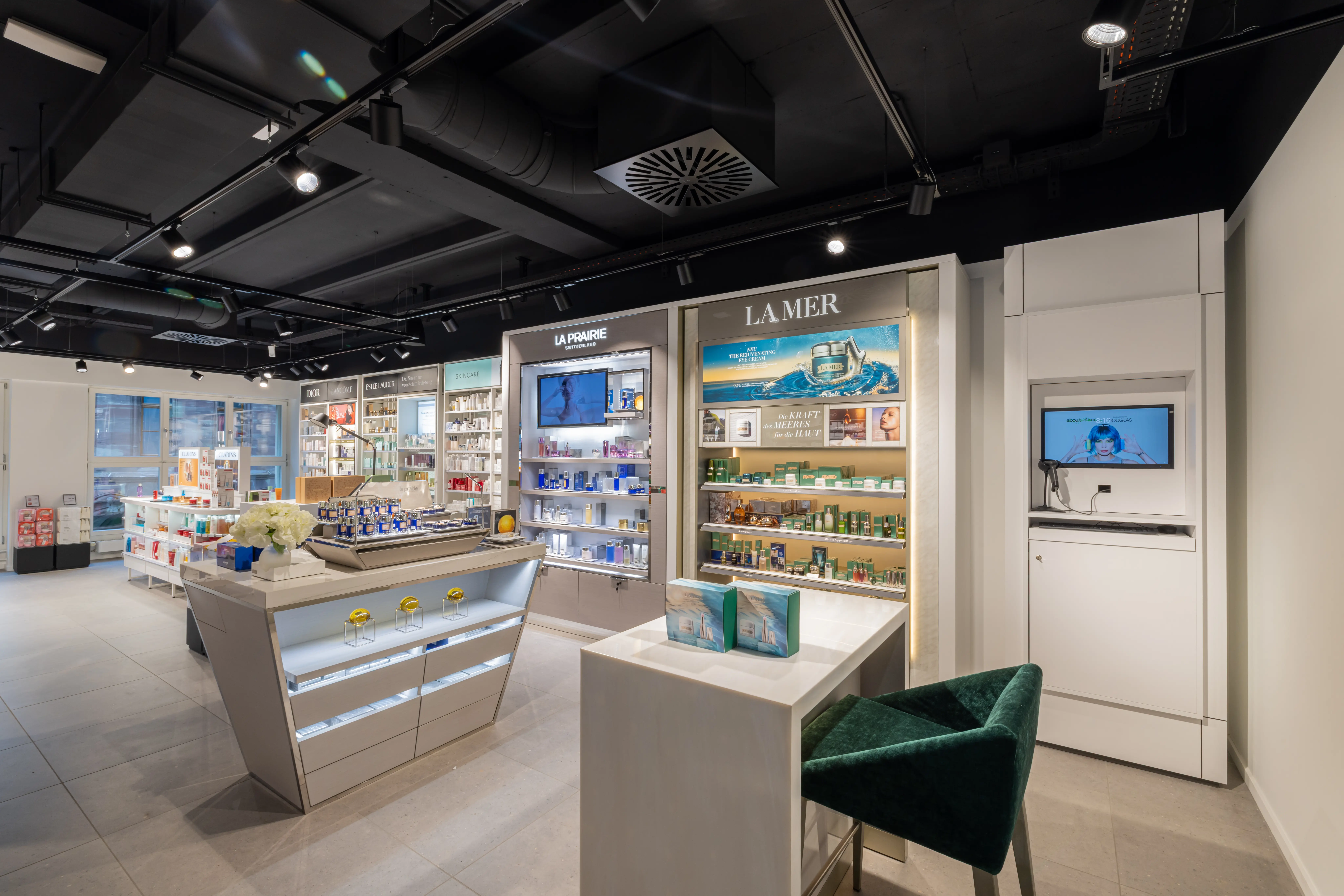 Douglas Basel Innenbereich