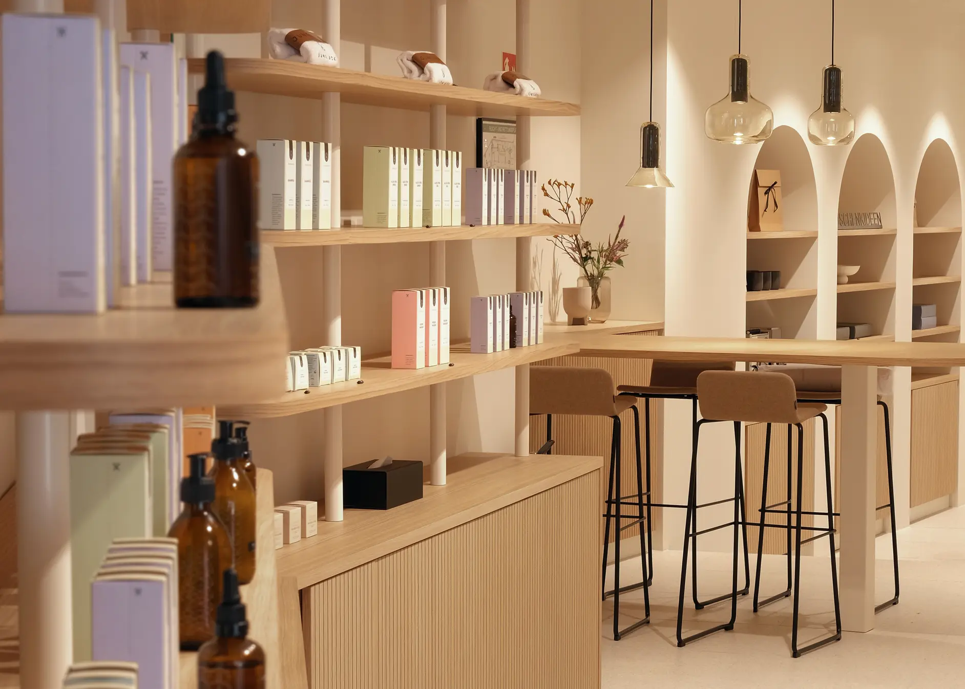 Junglück Store von innen