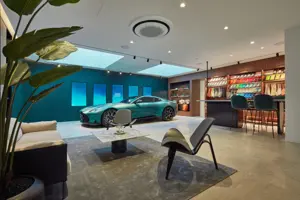 Aston Martin - Showroom