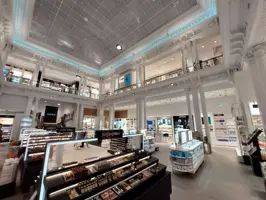 Beauty in neuem Glanz: Projekt Kraft erneuert Douglas-Filiale auf Wiener Kärntner Straße